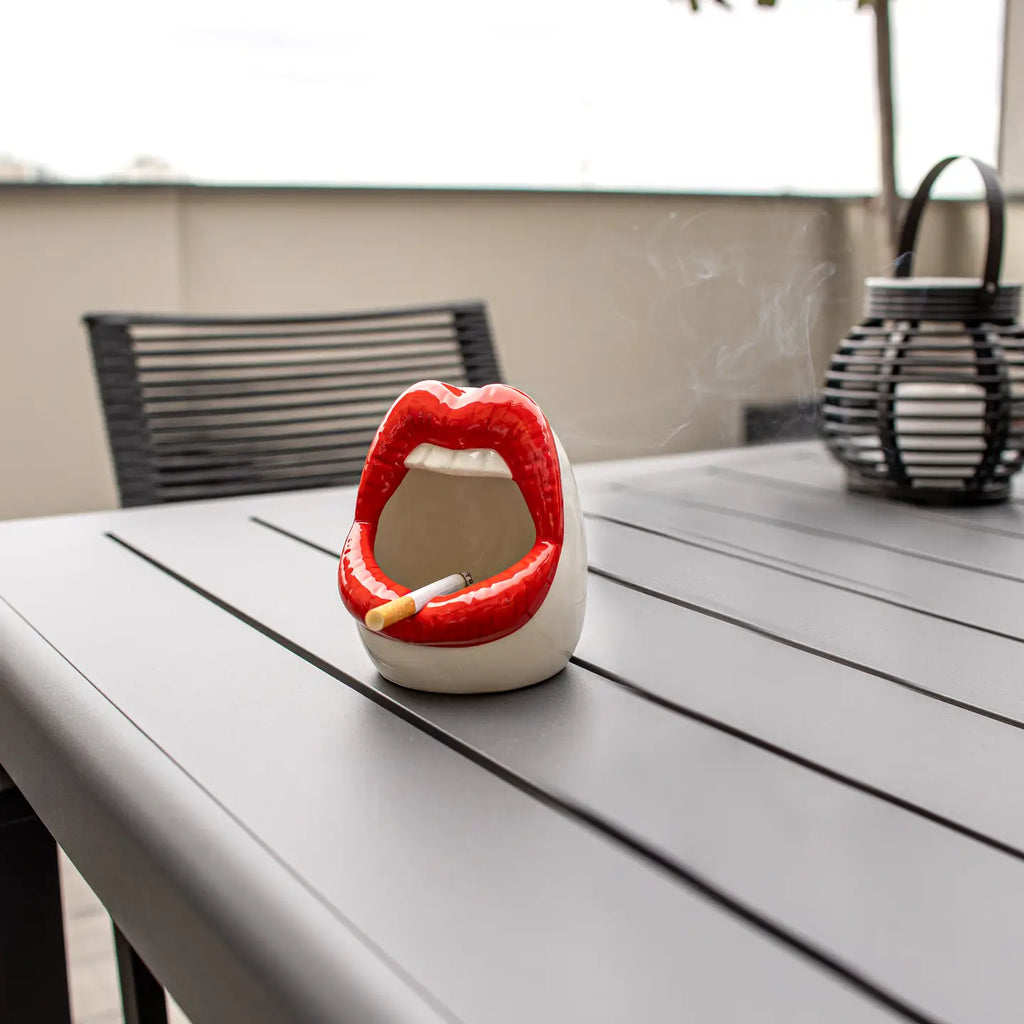 Ashtray “Lips” Red